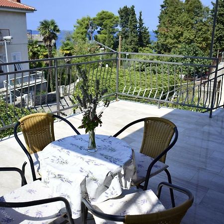 Apartments Maestral Malinska Luaran gambar