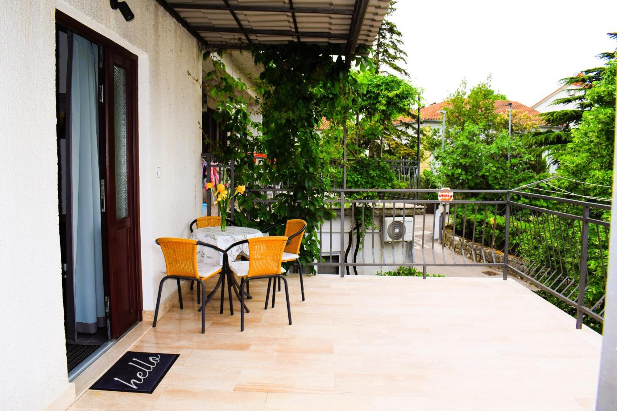Apartments Maestral Malinska Luaran gambar