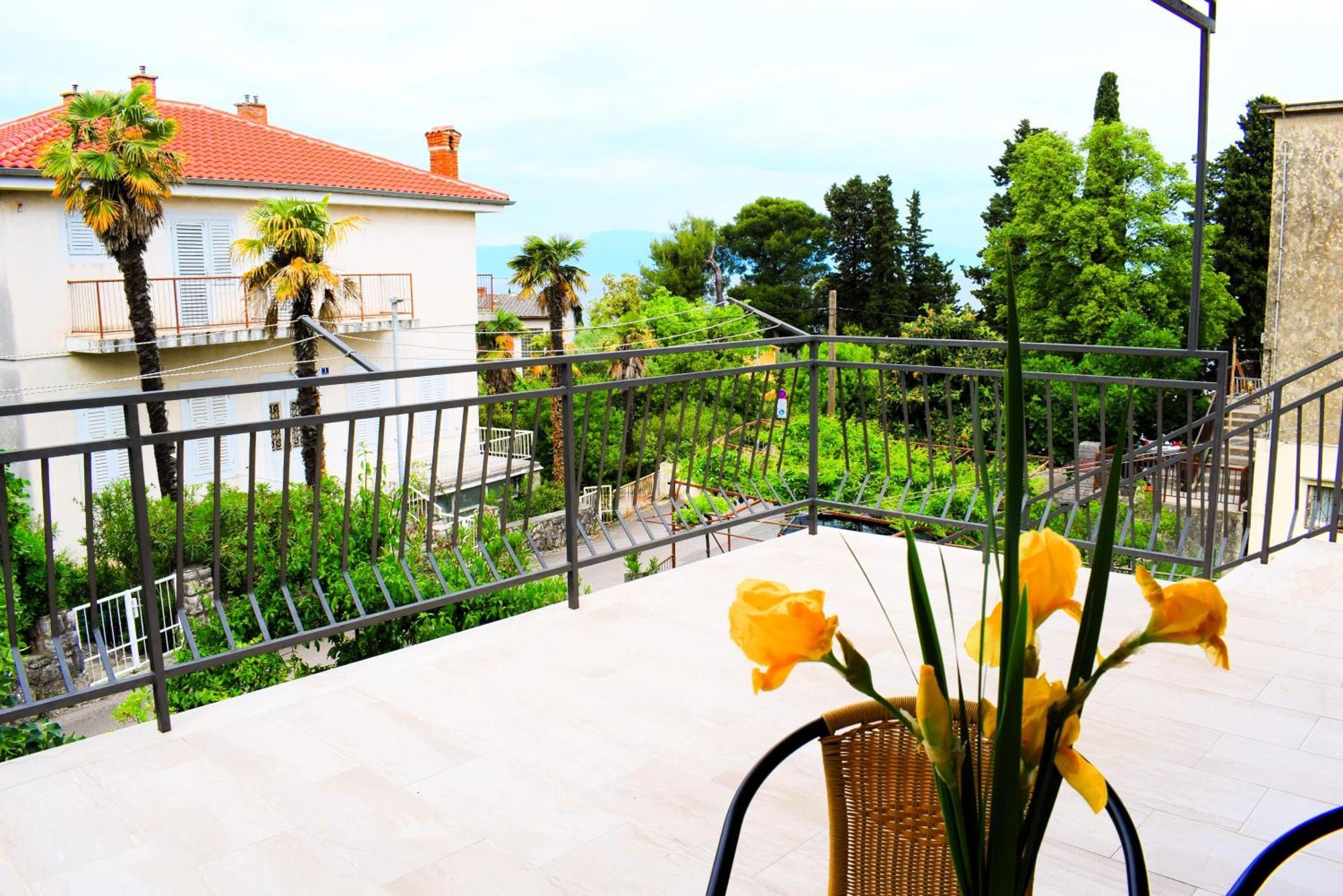 Apartments Maestral Malinska Luaran gambar