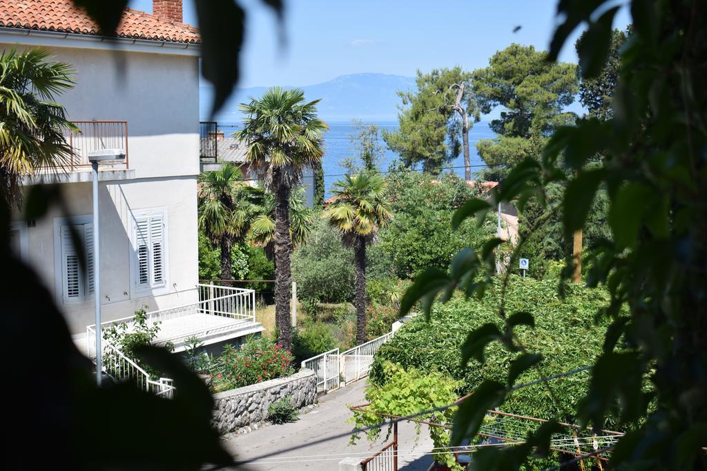 Apartments Maestral Malinska Luaran gambar