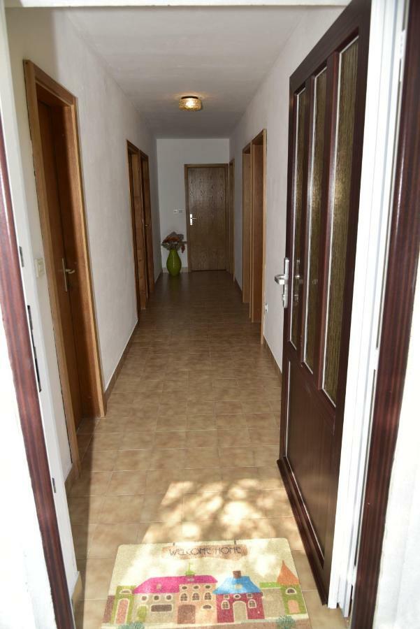 Apartments Maestral Malinska Luaran gambar