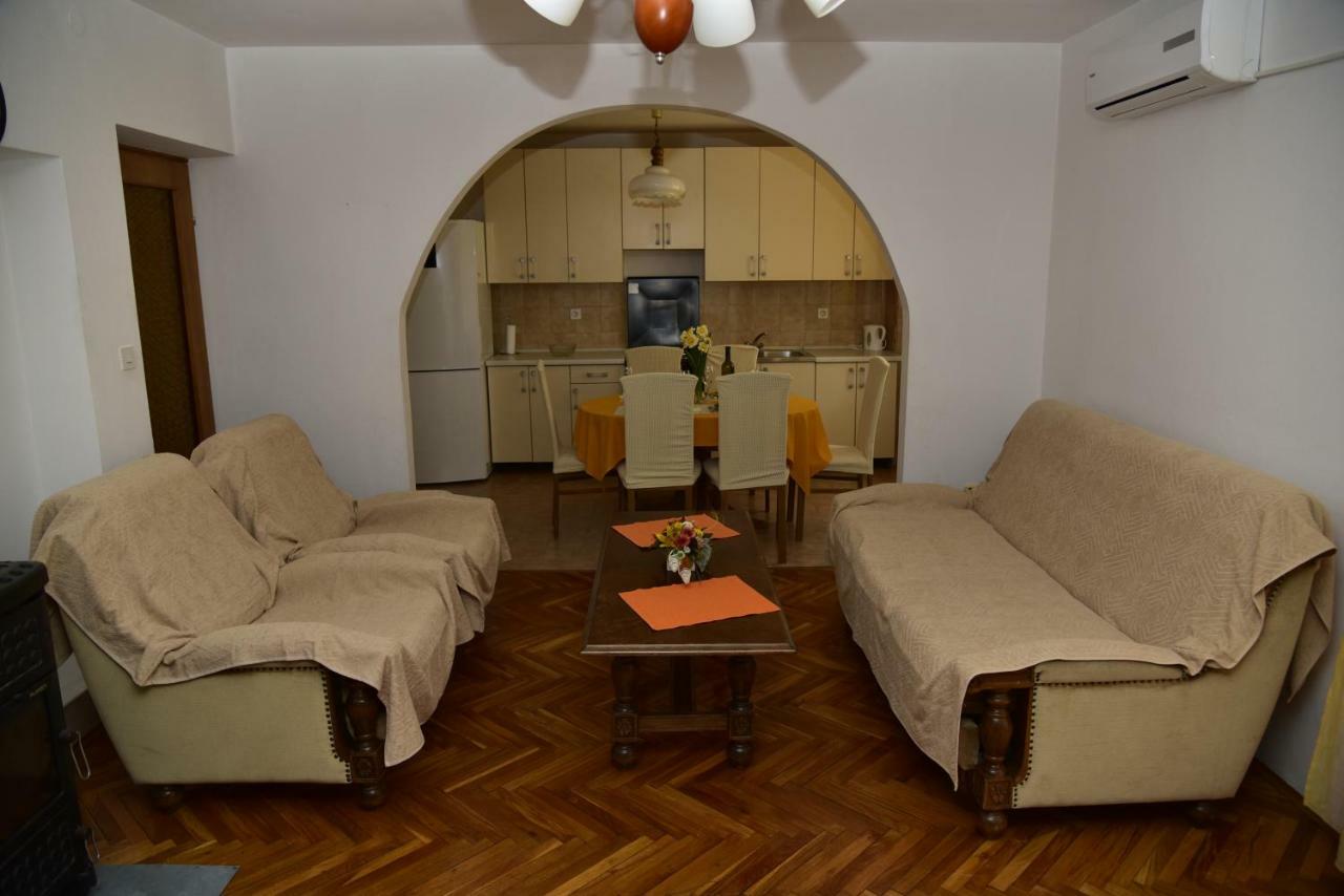 Apartments Maestral Malinska Luaran gambar