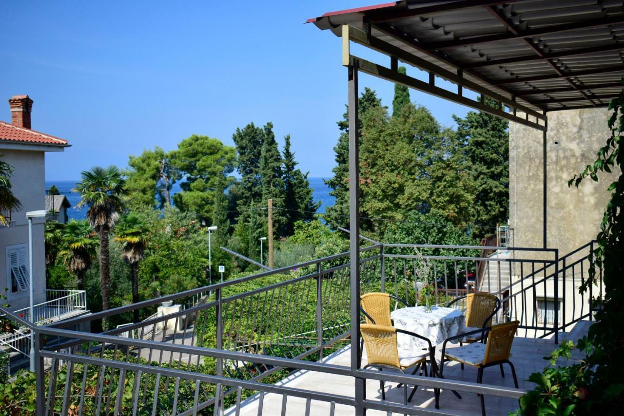 Apartments Maestral Malinska Luaran gambar