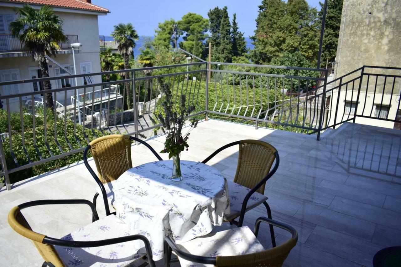 Apartments Maestral Malinska Luaran gambar